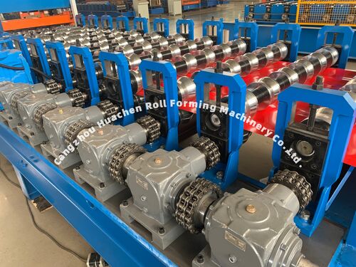 trường hợp công ty mới nhất về Sự khác biệt giữa máy cán định hình truyền động hộp số và truyền động xích