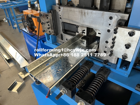 Dẫn dây chuyền CZ Purlin Roll Forming Machine 14-18 Trạm Độ dài cắt điều chỉnh