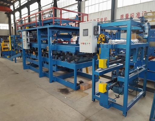 Double Metal Sandwich Panel cuộn tạo thành dòng máy 0-5m / phút