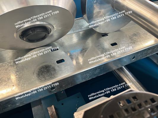 Máy tạo hình xà gồ thép CZ điều khiển bằng PLC